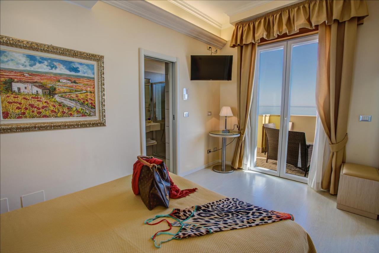 Hotel Caesar Paladium Rimini Cameră foto